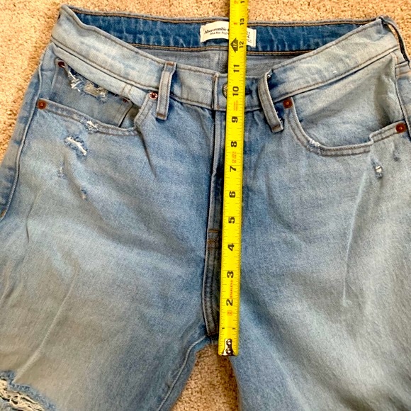 A&F Mid Rise Boyfriend distressed Jeans - Picture 5 of 7